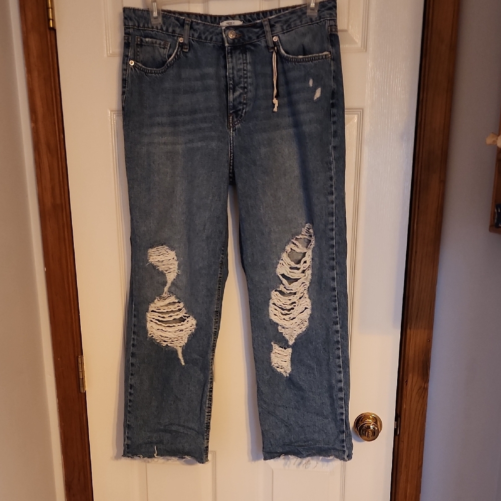 Forever 21 Ripped Ankle Jeans in Blue